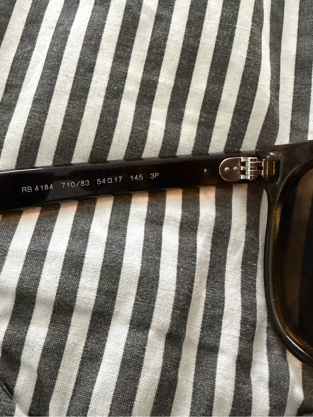 Ray-Ban Brown Tortoiseshell Polarized Sunglasses with Brown Case - Picture 5 of 5